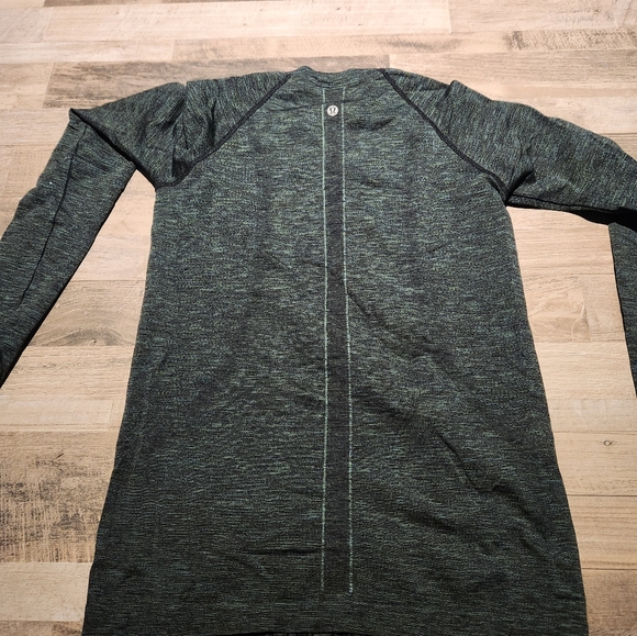 Lululemon swiftly long sleeve - Picture 2 of 2